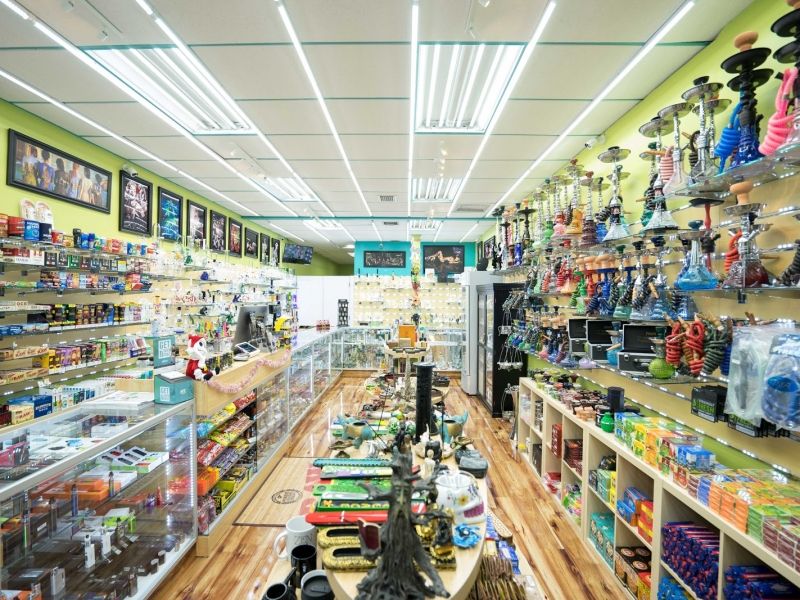 World of Smoke & Vape- Kendall
