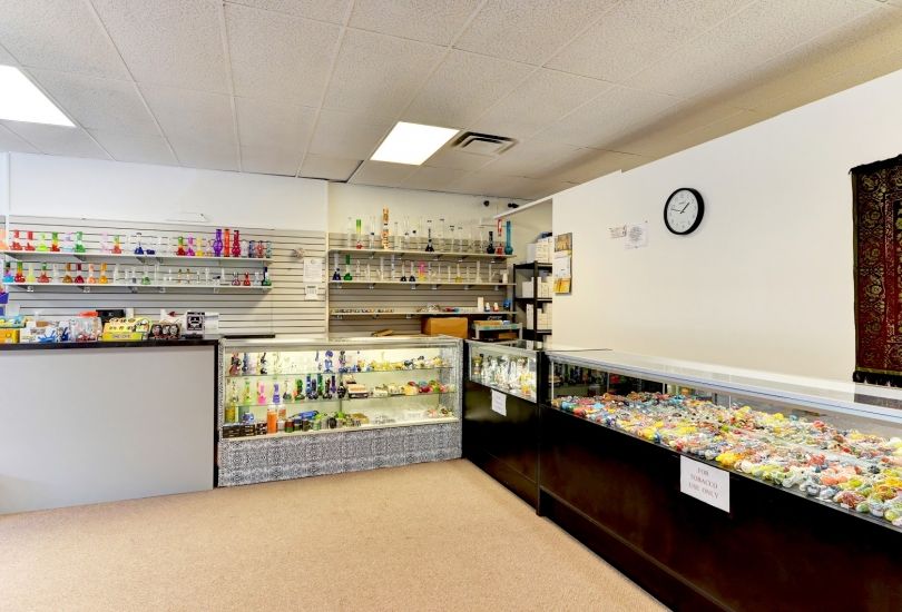 Mad Vapor, The Electonic-Cig. and Hookah Store in Palmetto and Ellenton area.