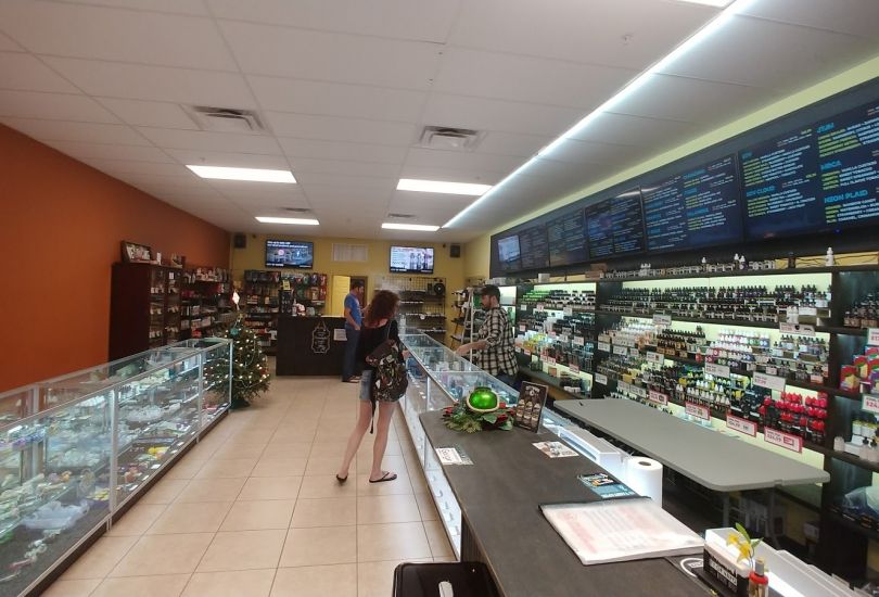 CITY OF VAPORS Electronic Cigarette Vape Store