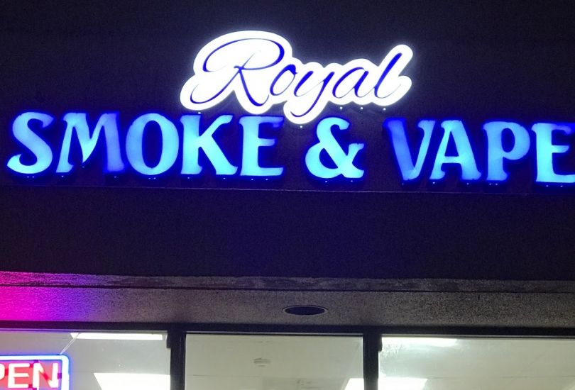 Royal Smoke and Vape