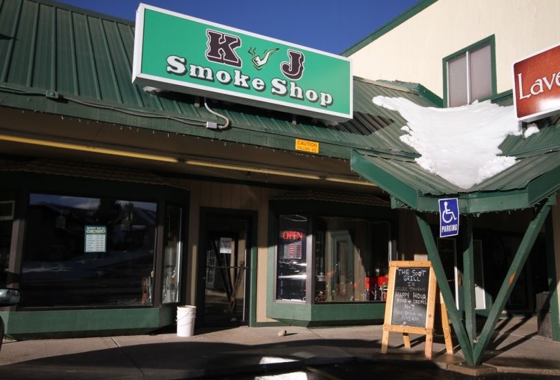 K & J Smoke Shop