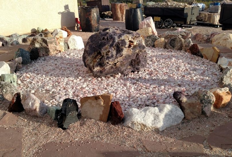 The Gold Mine Rock Shop | Rock/Gem/Sapphire/Amethyst/Quartz Shop in Cañon City, CO