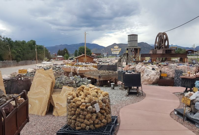 The Gold Mine Rock Shop | Rock/Gem/Sapphire/Amethyst/Quartz Shop in Cañon City, CO