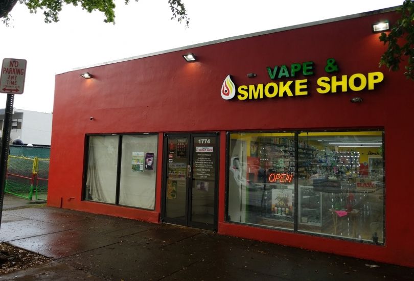 World of Smoke & Vape - Calle Ocho