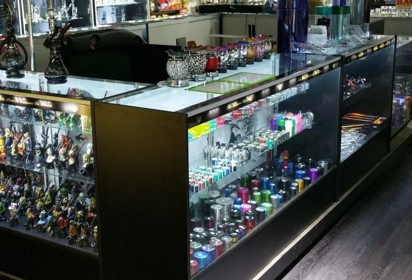 Smokin Spades Premier Smoke and Vapor Shop