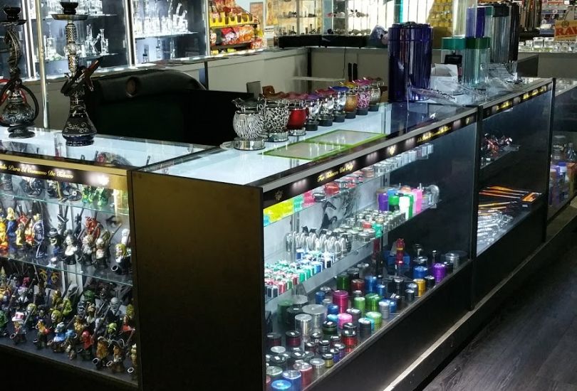 Smokin Spades Premier Smoke and Vapor Shop