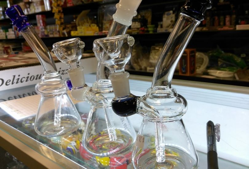 LUCCI 'S SMOKE AND VAPE SHOP