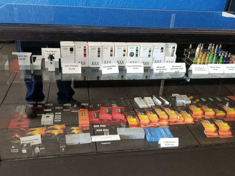 elfbar nachfüll pod läuft aus Truck crashes into vape store in north Edmonton main image 1