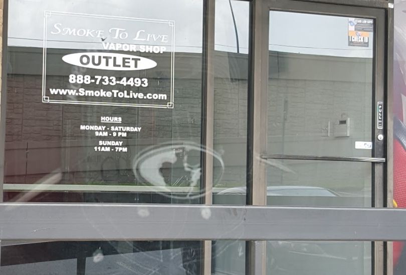 Smoke To Live outlet vapor shop