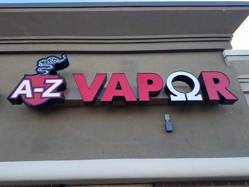 elfbar nachfüll pod läuft aus Logo for vape shop, Logo design for cigar shop main image 0
