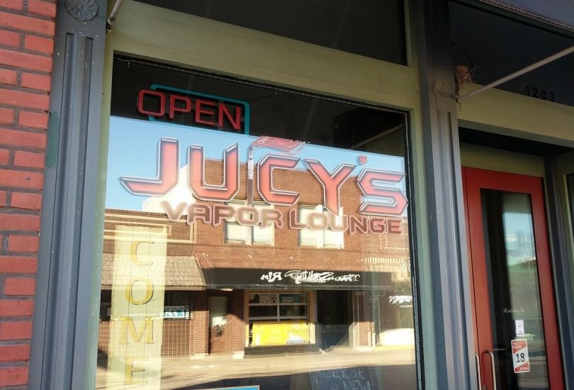 Juicy's Vapor Lounge Manhattan