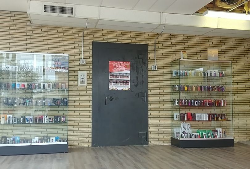 Juicy's Vapor Lounge Emporia