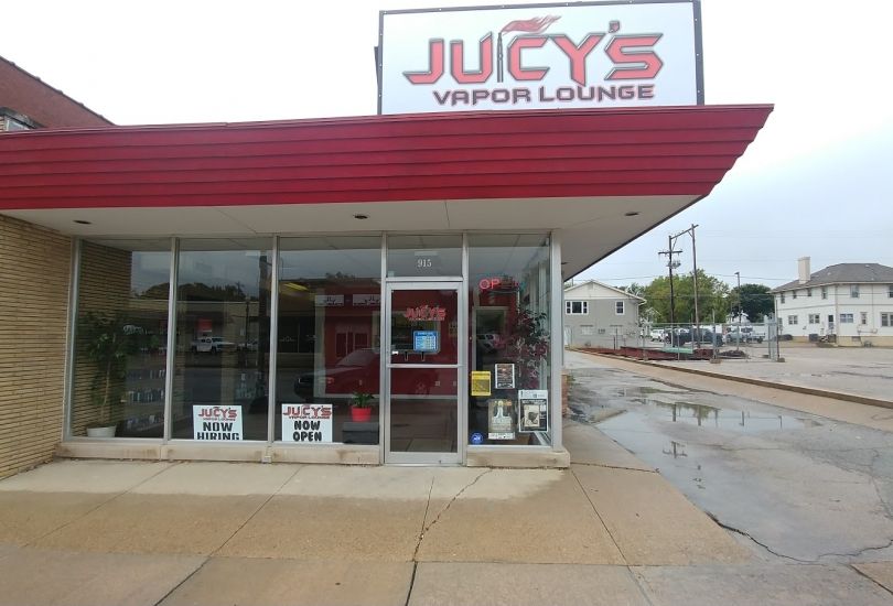 Juicy's Vapor Lounge Emporia