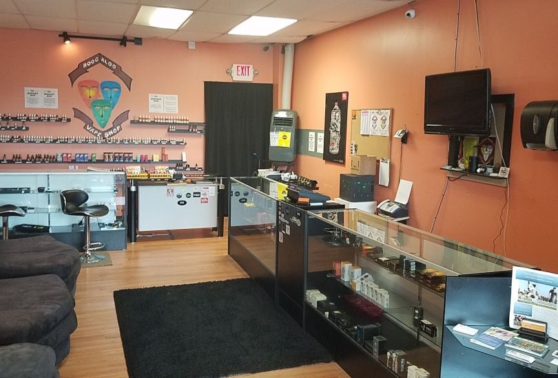 BOOGALOO VAPE SHOP ( Chi Chapter )