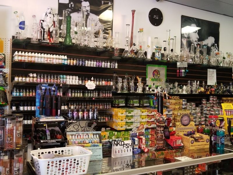 lava smoke shop vape and kartom gurnee Lava Smoke Shop VAPE & KARTOM - Reviews, Photos & Phone Number - Updated  May 2026 - Vape Shops in Lake County, Illinois (IL) main image 1