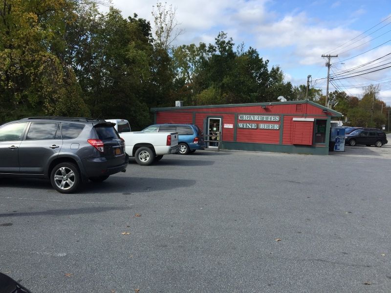 Beverage Den and Smoke Shop 340 North St Bennington, VT