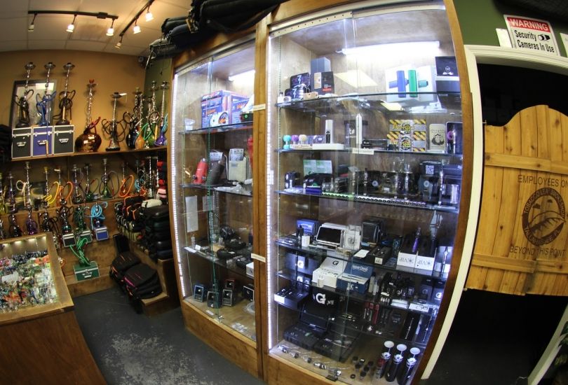 Tobacco Leaf Smokeshop and Glass Gallery