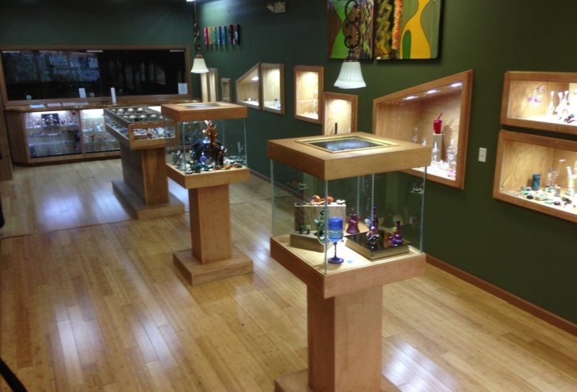 Tobacco Leaf Smokeshop and Glass Gallery