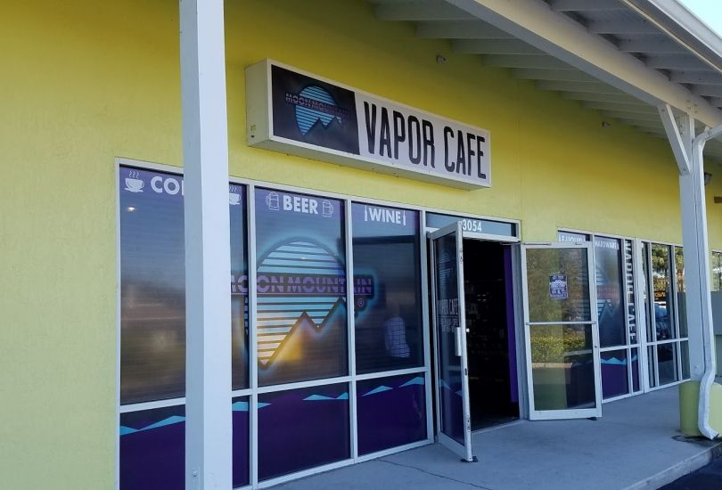 Moon Mountain Vapor Cafe - Winter Haven