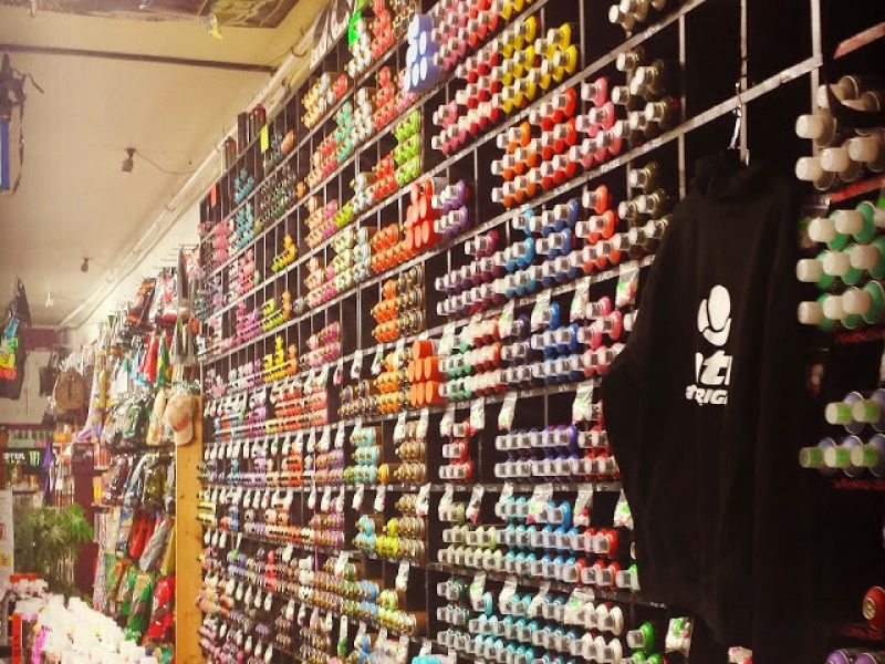 Zerona Smoke Shop 1907 W Waltann Ln a Phoenix, AZ