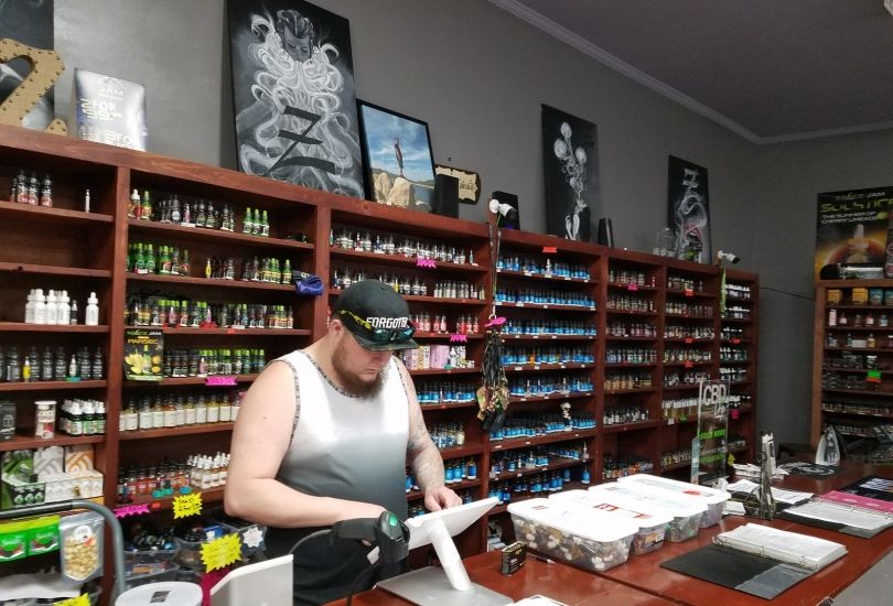 Zerona Smoke Shop