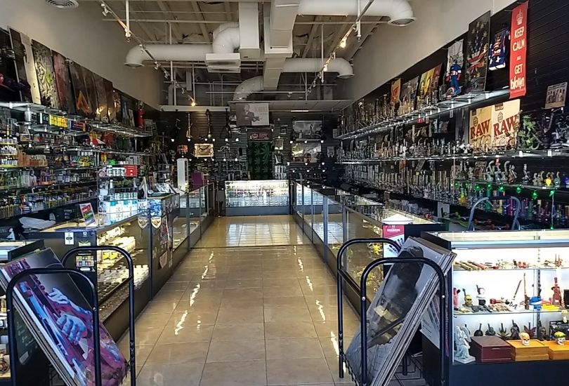 Traders Smoke Shop