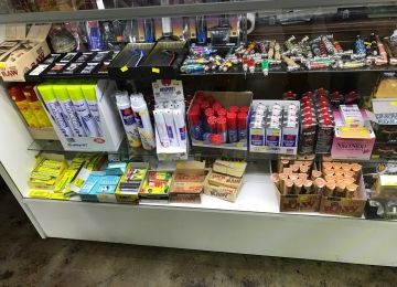 Maya vape and smoke shop