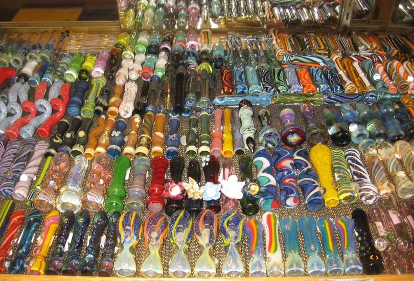 WHELANS GLASS GALLERY, VAPOR, CIGAR, GIFT & SMOKE SHOP