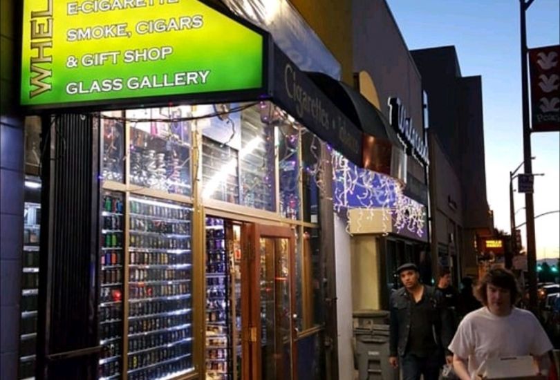 WHELANS GLASS GALLERY, VAPOR, CIGAR, GIFT & SMOKE SHOP