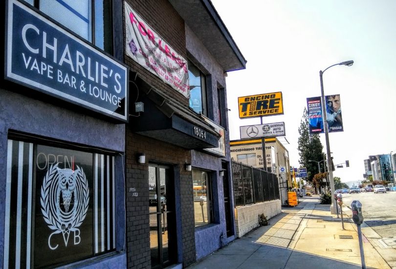 Charlie's Vape Bar & Lounge