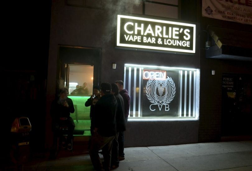 Charlie's Vape Bar & Lounge