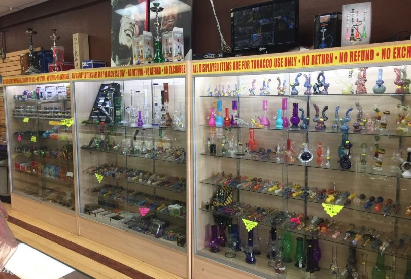 Rialto Smoke Shop