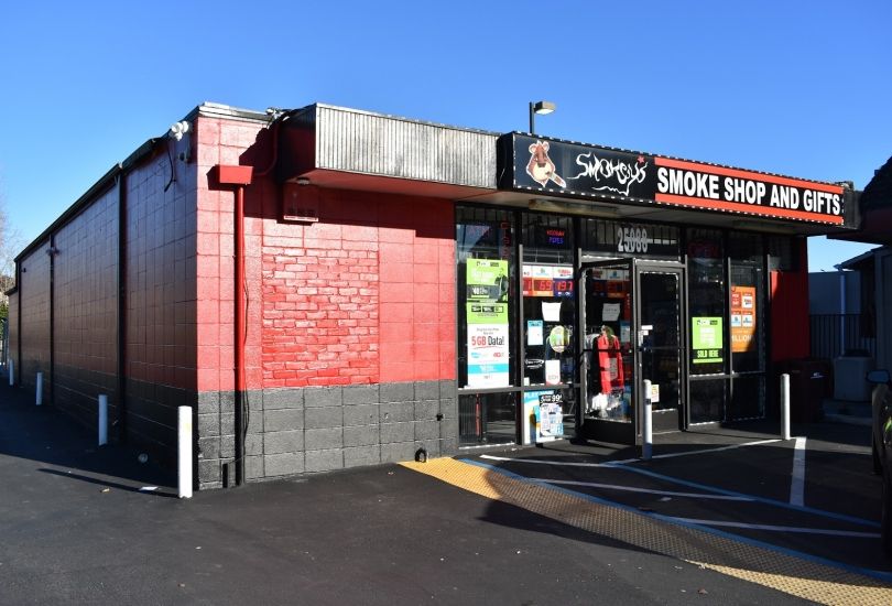 Smokey's Smoke Shop / Vape Shop & Gifts