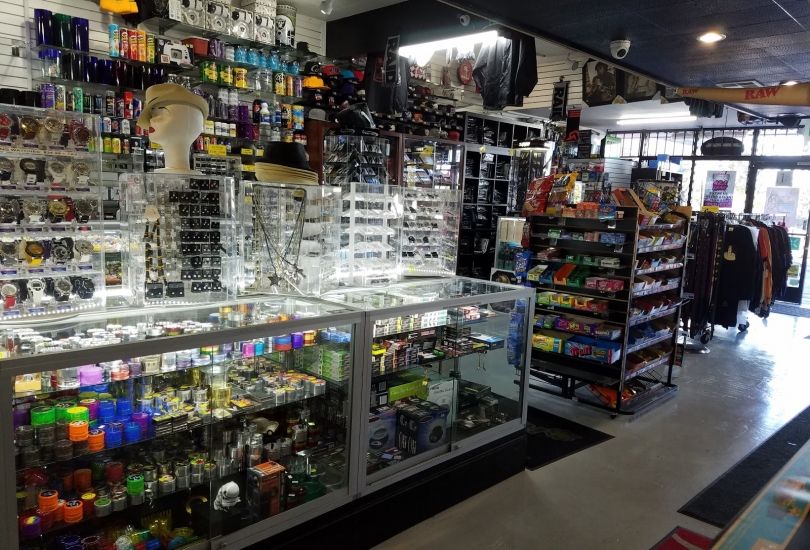 Smokey's Smoke Shop / Vape Shop & Gifts