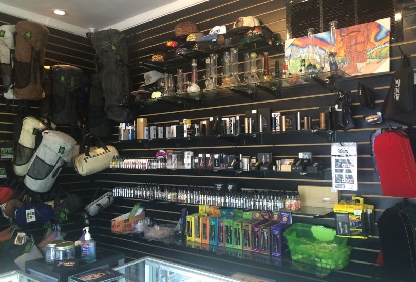 Smokeez Smoke Shop