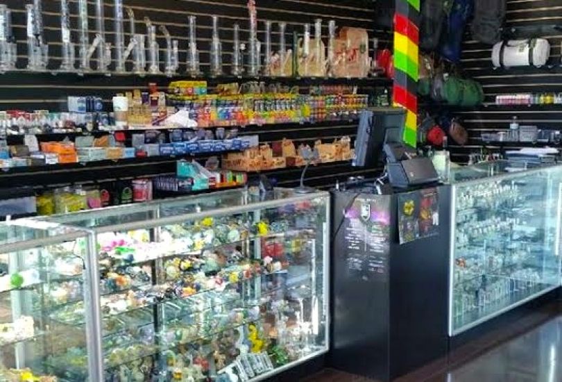 Smokeez Smoke Shop