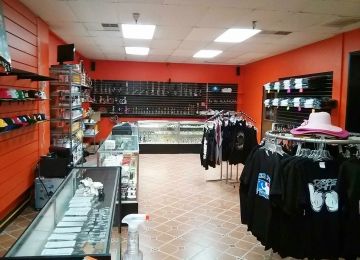 Marysville Clothing and Smoke Shop