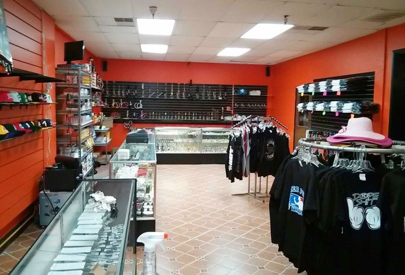 Marysville Clothing and Smoke Shop