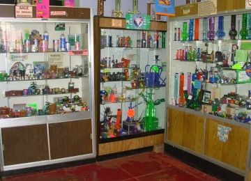 Puff n Stuff Head Shop