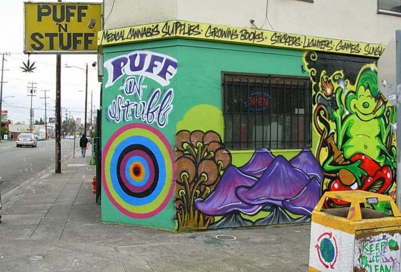 Puff n Stuff Head Shop