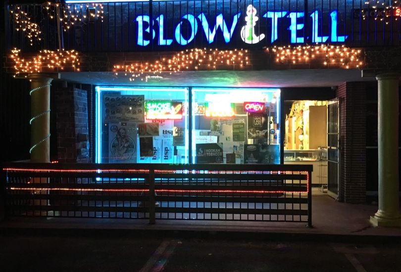 Blow and Tell Smoke Shop Ø§Ø±Ø§Ø¬ÙŠÙ„ ÙˆÙ…Ø¹Ø³Ù„