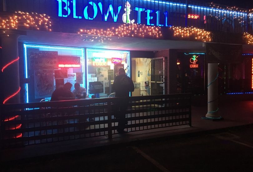 Blow and Tell Smoke Shop Ø§Ø±Ø§Ø¬ÙŠÙ„ ÙˆÙ…Ø¹Ø³Ù„