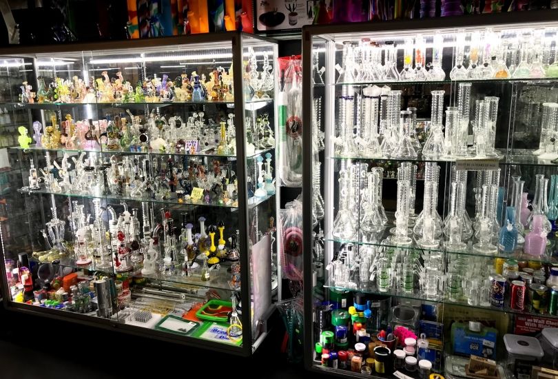 Twisted Smoke Shop (J St)