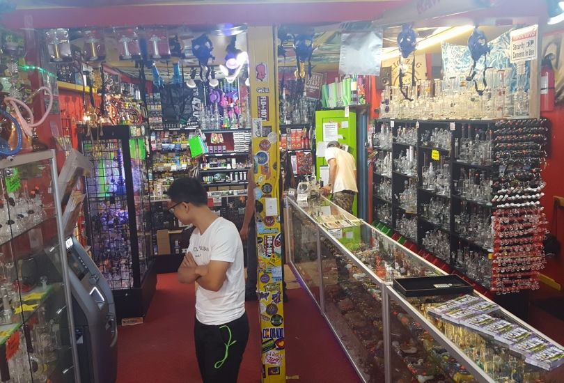 The Bomb Head Shop