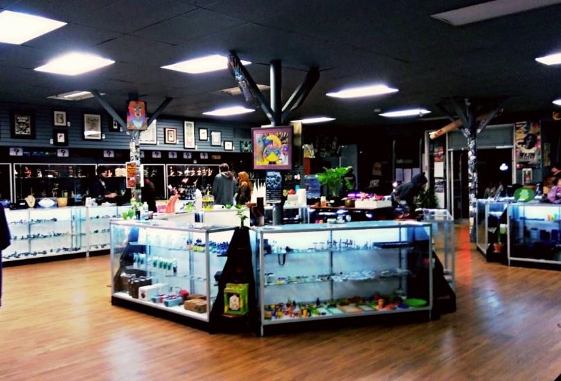 Positive Vibes Smoke & Gifts Shop