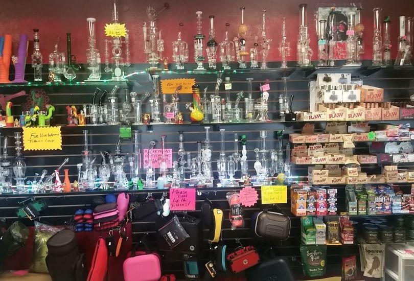 Payless Tobacco and Gifts, Vape , Kratom And CBD Store