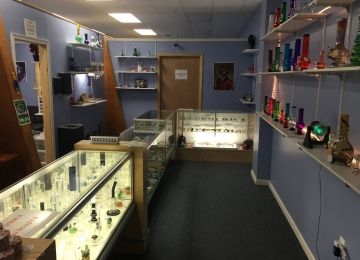 Dawg House Vapor and Glass