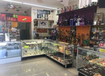 Cali's Smoke Shop