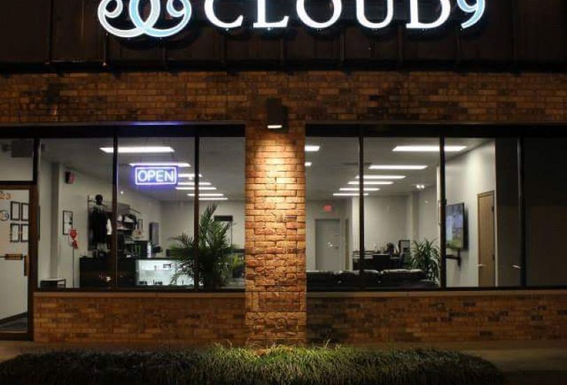 Cloud 9 Vapor Lounge