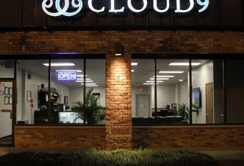 Cloud 9 Vapor Lounge